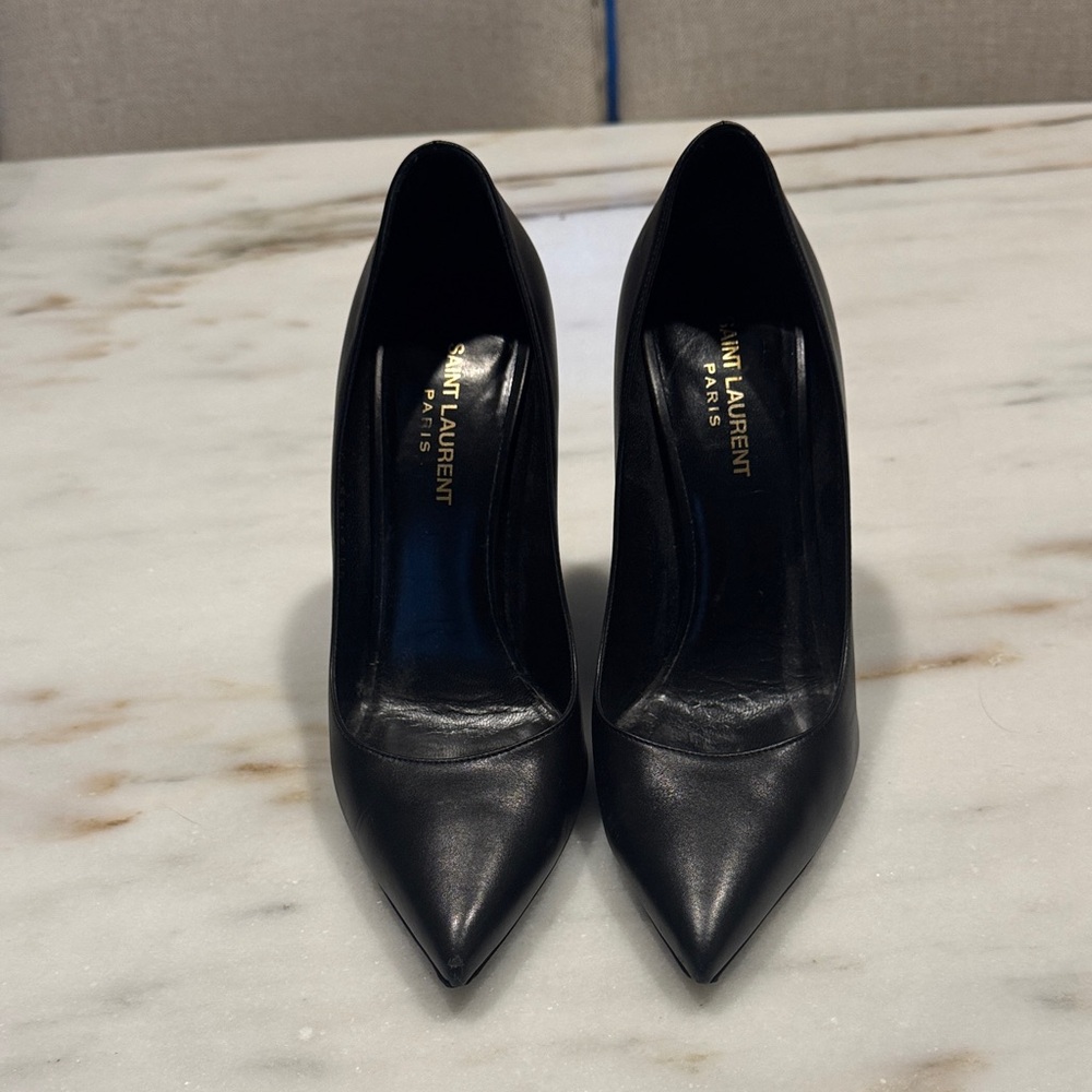 Saint Laurent Black Pointed Toe Leather Pumps